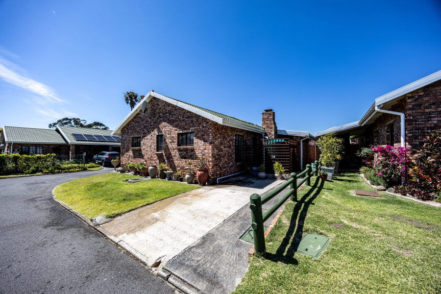 To Let 3 Bedroom Property for Rent in Gonubie Eastern Cape